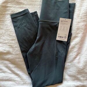 Athleta Salutation Stash Pocket